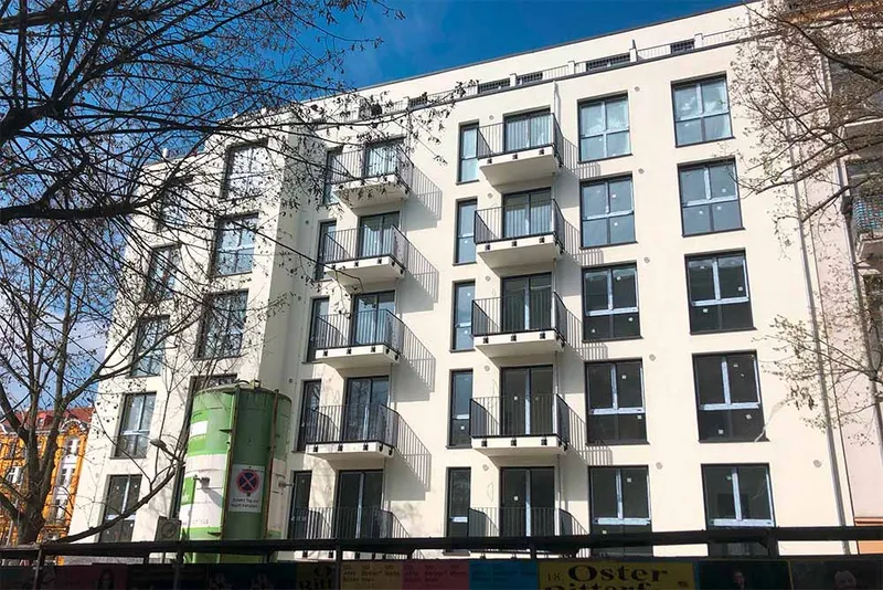 Nachmieter gesucht | 2-Zi.-Neubau mit EBK & Balkon in Wilmersdorf ab November — photo 1